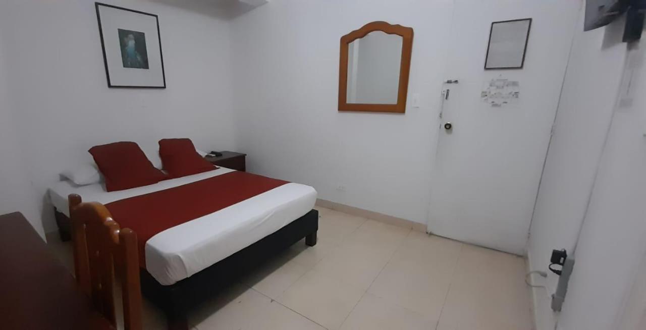 Hotel Laureles 70 Medellin Exterior photo