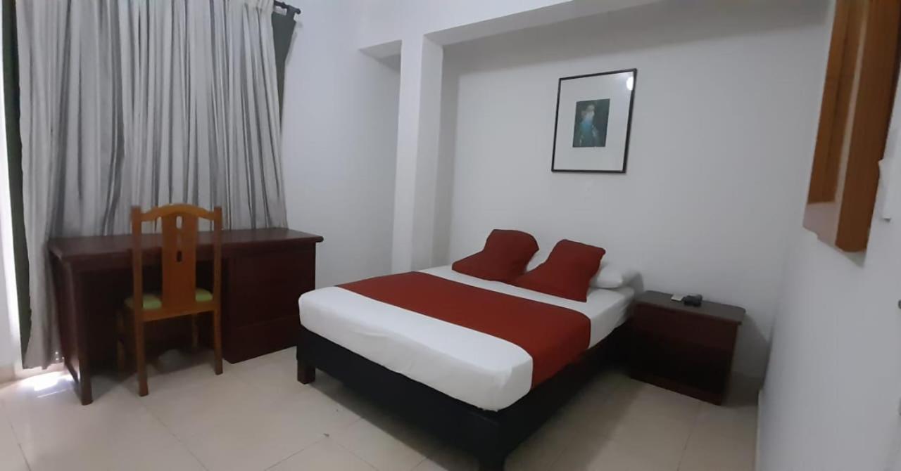 Hotel Laureles 70 Medellin Exterior photo