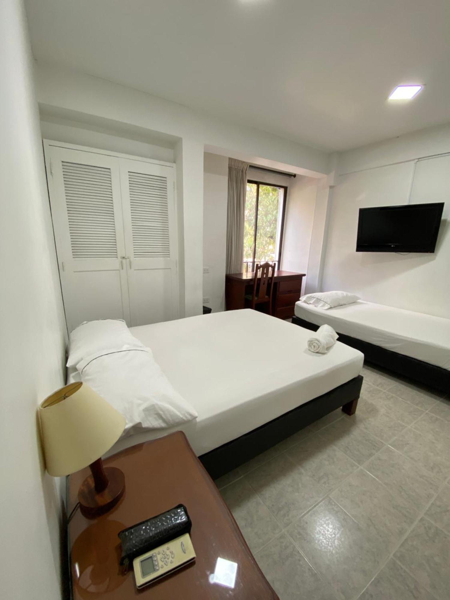 Hotel Laureles 70 Medellin Exterior photo