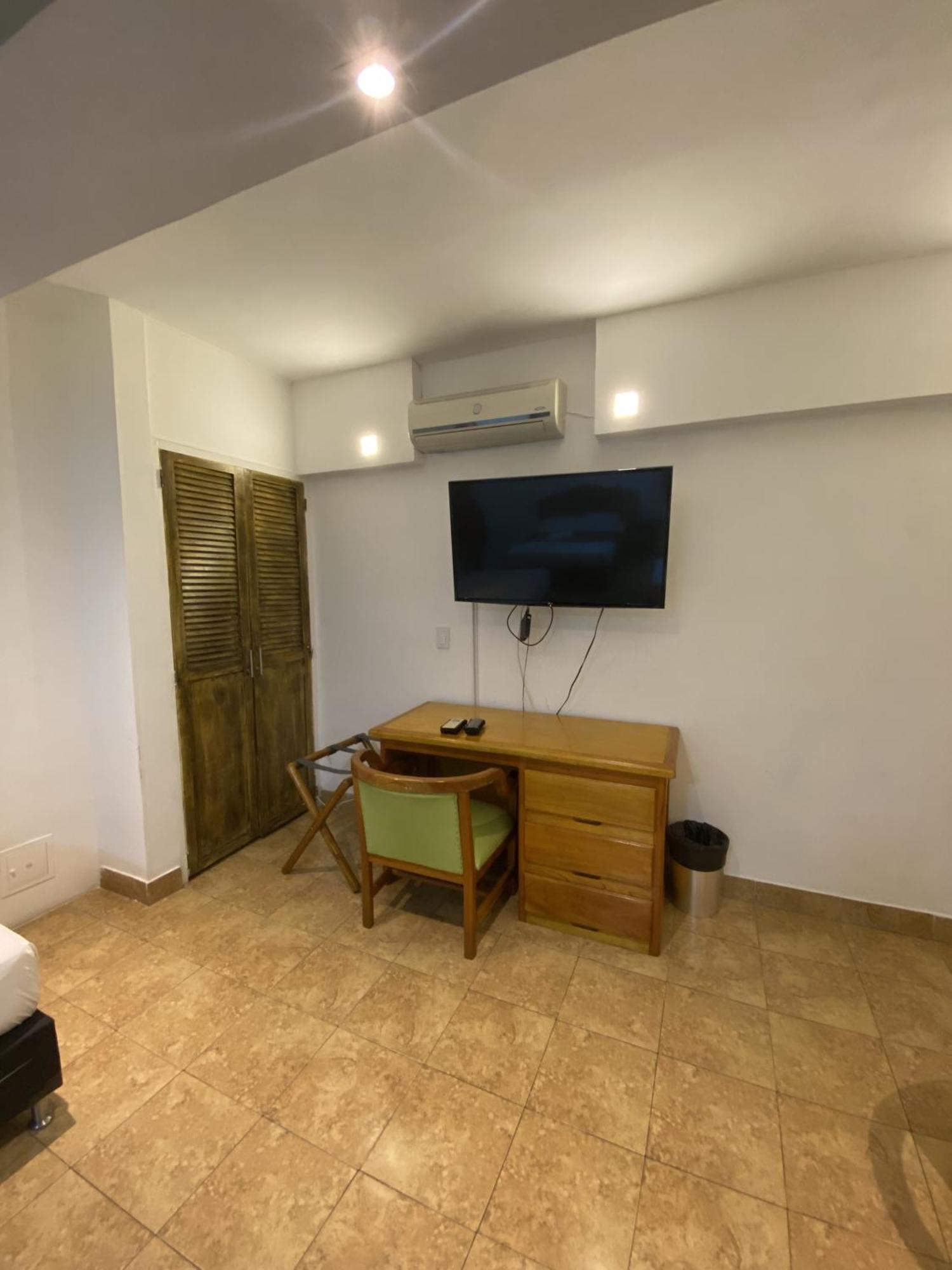 Hotel Laureles 70 Medellin Exterior photo
