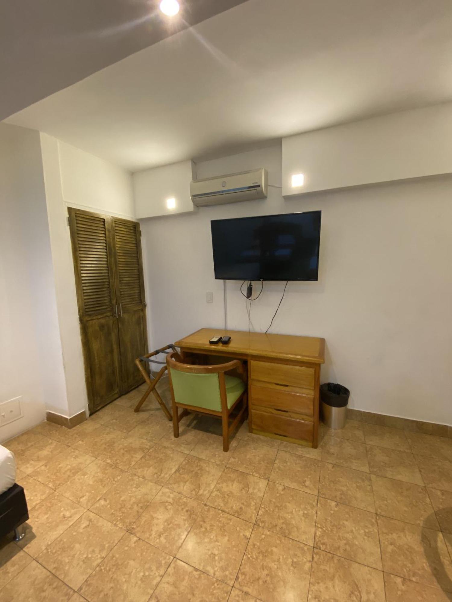 Hotel Laureles 70 Medellin Exterior photo