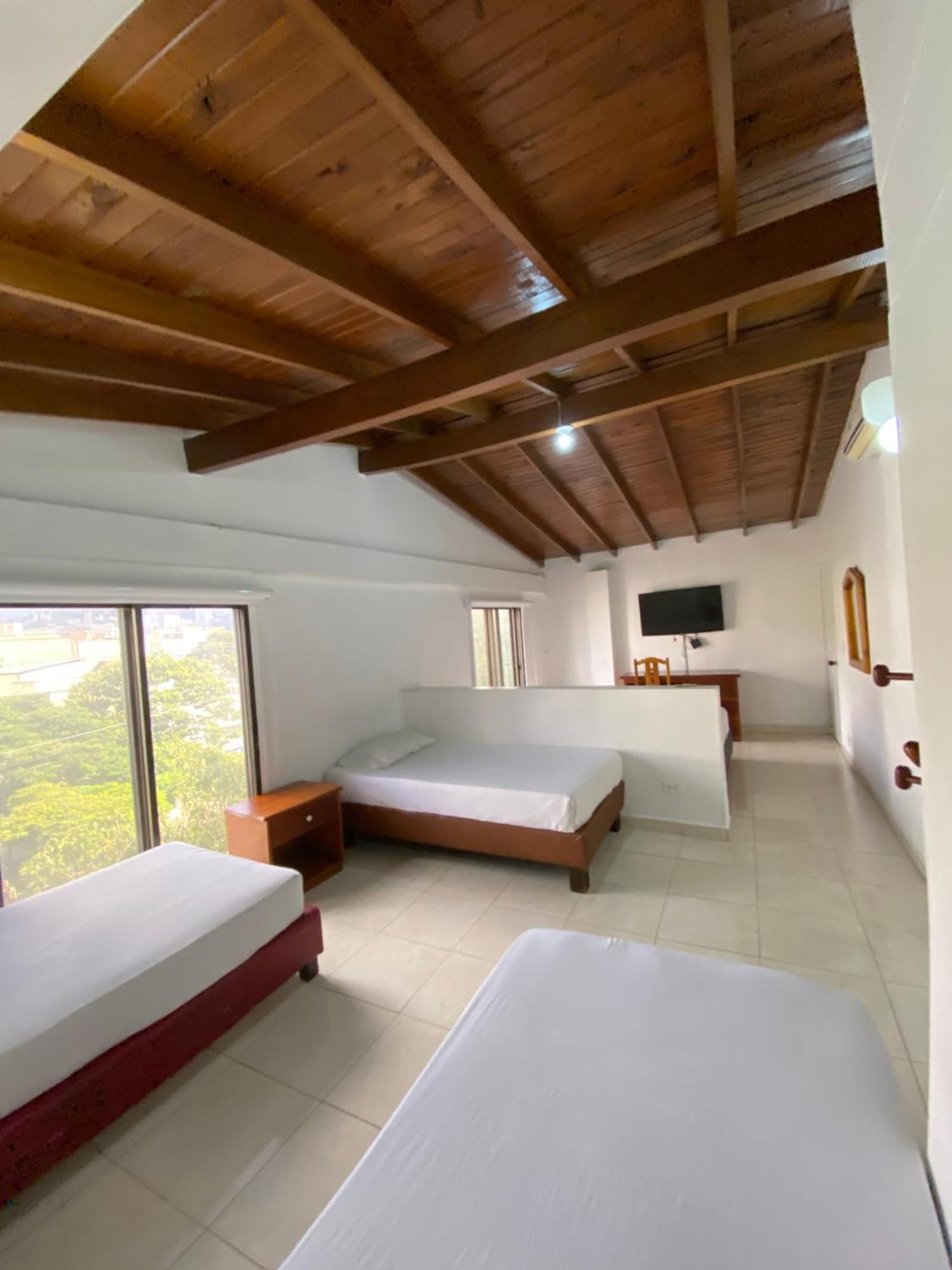 Hotel Laureles 70 Medellin Exterior photo