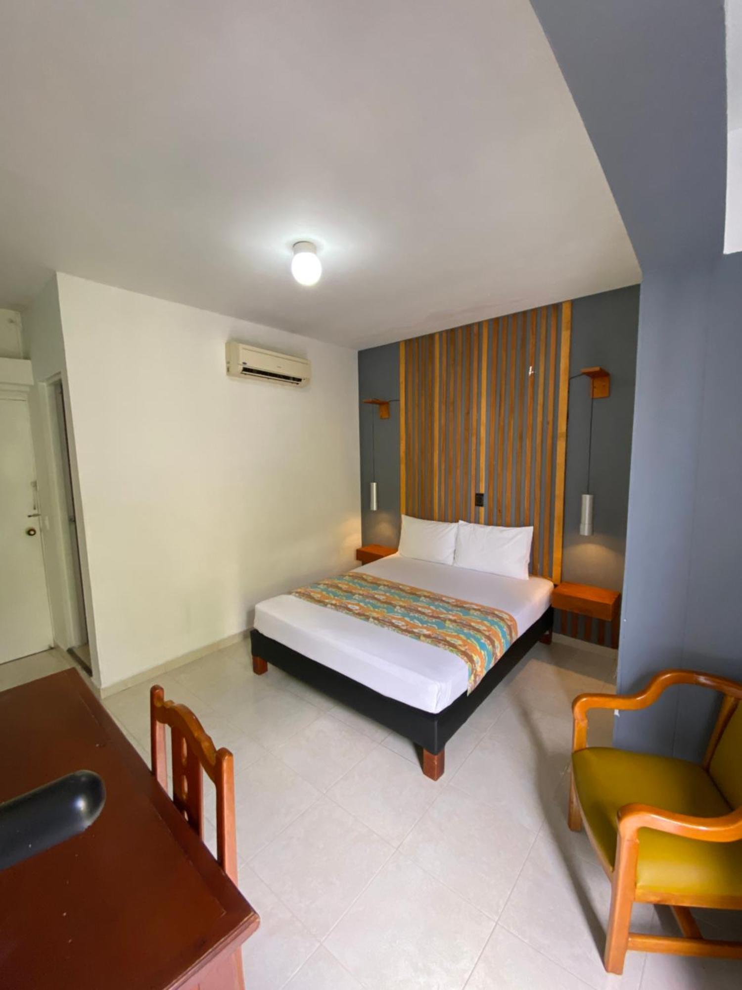 Hotel Laureles 70 Medellin Exterior photo