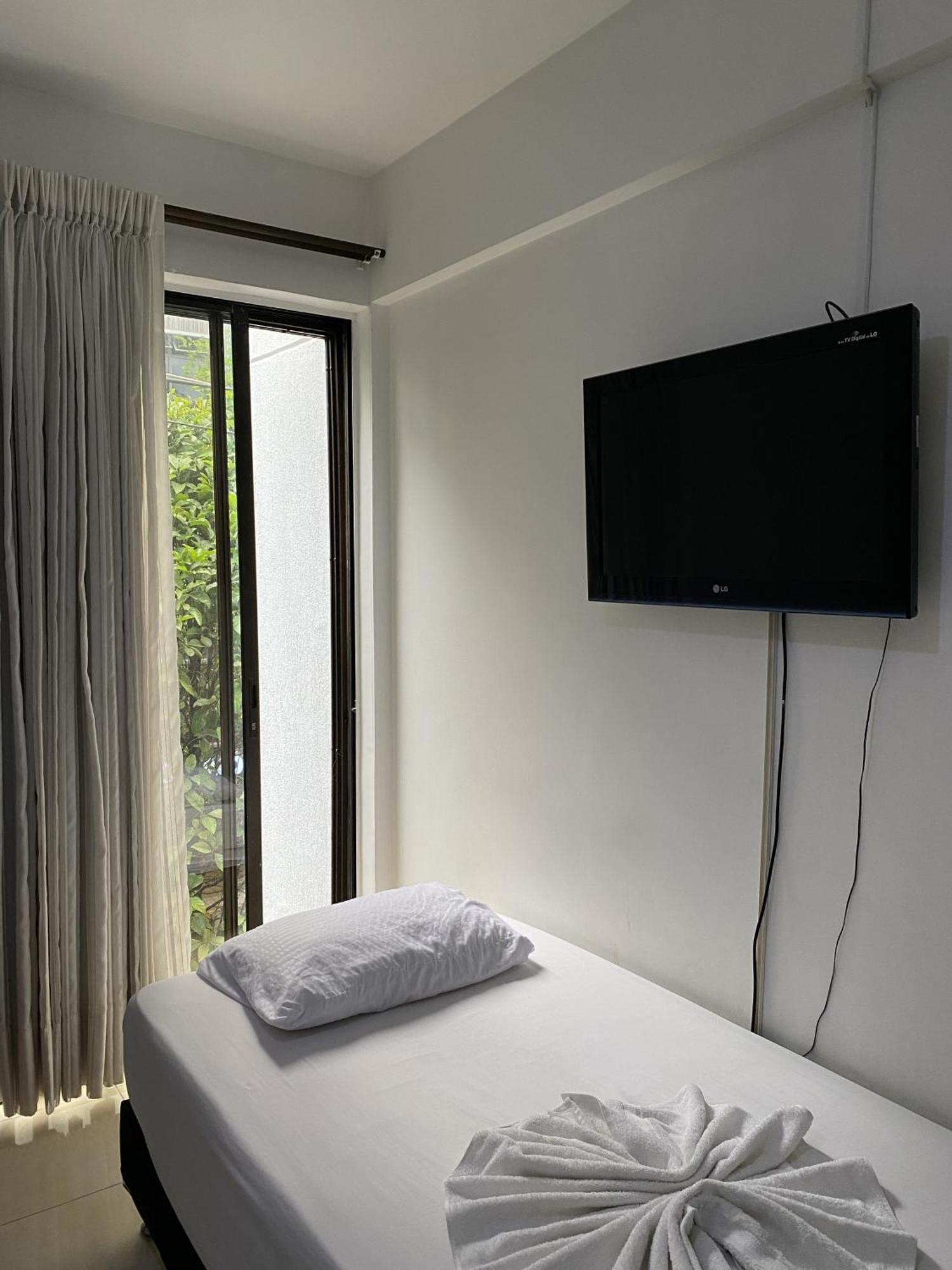 Hotel Laureles 70 Medellin Exterior photo